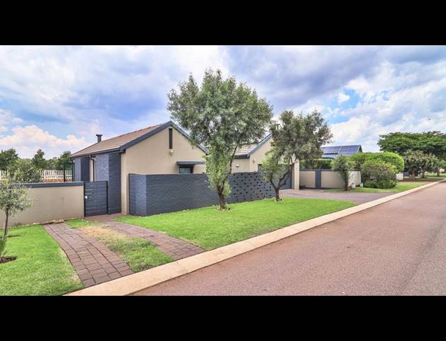 3 BEDROOM HOUSE FOR SALE IN MIDSTREAM MEADOWS